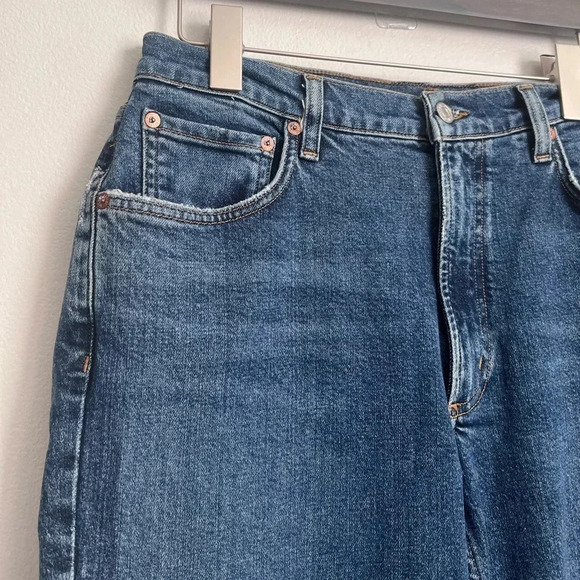 Agolde - Kye Mid Rise Straight Crop Jeans in Mirage - Picture 8 of 16